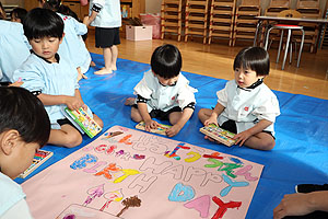 エンゼル幼稚園のお誕生日おめでとう　りす・ひよこ