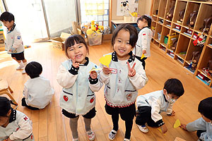 エンゼル幼稚園のお誕生日おめでとう　ことり