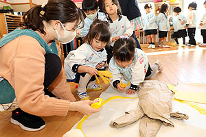 エンゼル幼稚園のお誕生日おめでとう　ことり