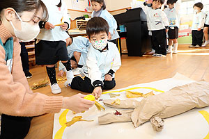 エンゼル幼稚園のお誕生日おめでとう　ことり