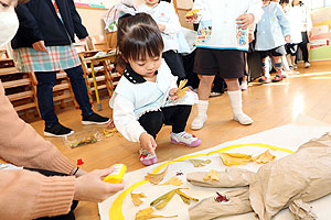 エンゼル幼稚園のお誕生日おめでとう　ことり