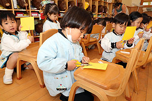 エンゼル幼稚園のお誕生日おめでとう　ことり