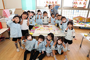 エンゼル幼稚園のお誕生日おめでとう　B