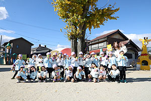 エンゼル幼稚園のお誕生日の制作　D・E・さくら・すみれ・ばら・うさぎ・きりん・こあら・ひまわり