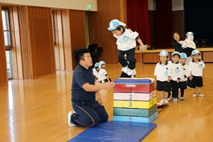 体操教室　楽しかったね　　- 跳び箱 -　　こあら