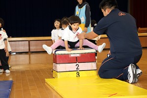 体操教室　楽しかったね　　　-跳び箱-   　    きりん