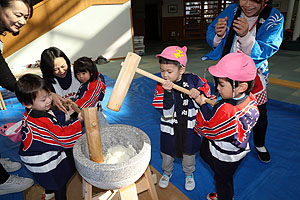 もちつき大会　ひまわり・さくら・すみれ・ひよこ　NO.2