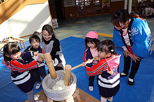 もちつき大会　ひまわり・さくら・すみれ・ひよこ　NO.2