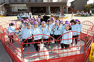 ふれあい動物園　たのしかったね　年長組