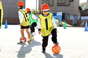 サッカー教室が開かれました　年長E