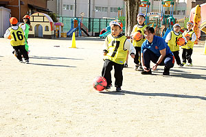 サッカー教室が開かれました　年長E