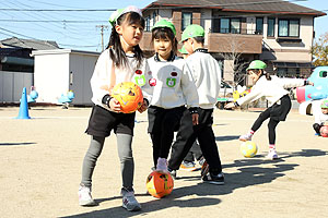 サッカー教室が開かれました　年長A・B