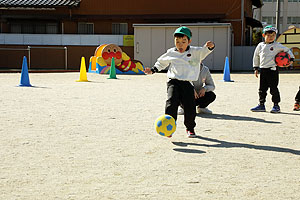 サッカー教室が開かれました　年長A・B