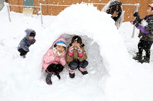 雪遊び　　