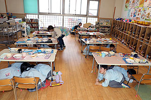 避難訓練が行われました　―地震の場合ー　全園児