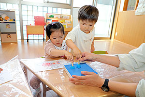 入園3日目の様子とお給食の様子です　ひよこ・あひる組