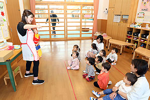 入園3日目の様子とお給食の様子です　ひよこ・あひる組