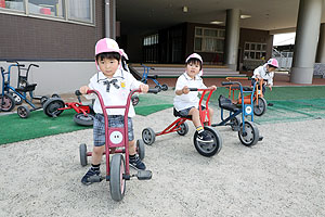 園庭遊び楽しかったね　　年少組　NO.1