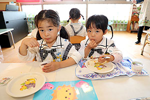 給食おいしかったね　　きりん・ぱんだ・ことり・りす