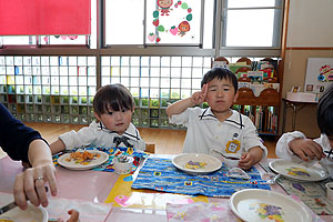 給食おいしかったね　　きりん・ぱんだ・ことり・りす