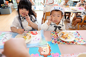 給食おいしかったね　　きりん・ぱんだ・ことり・りす