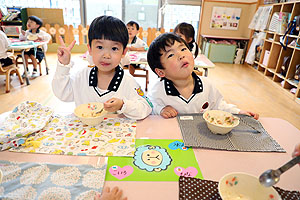 お給食の様子です　うさぎ・りす