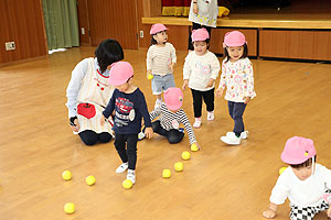 ボール遊び　あひる・ひよこ