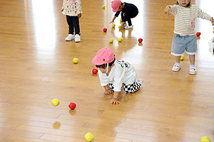 ボール遊び　あひる・ひよこ