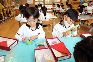 時の記念日の制作　D・E