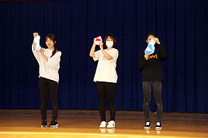 4月生まれのお誕生会　「幼稚園劇」　年少組・ひよこ・あひる組