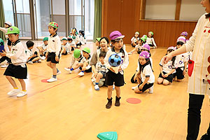 4月生まれのお誕生会　「春の大運動」　年長組　NO.2