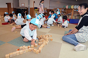 積み木遊びをしました！　きりん・こあら