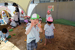 園庭遊びの様子　ぱんだ・こあら・うさぎ・ことり