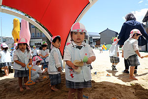 園庭遊びの様子　ぱんだ・こあら・うさぎ・ことり