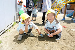 園庭遊びの様子　ぱんだ・こあら・うさぎ・ことり