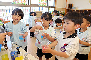 色水遊び　楽しかったね　すみれ