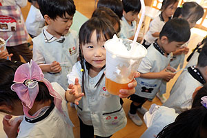 色水遊び　楽しかったね　すみれ