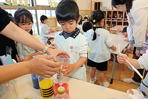 色水遊び　楽しかったね　すみれ