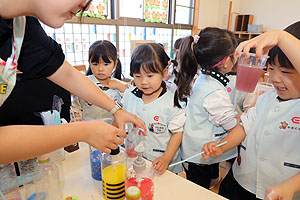 色水遊び　楽しかったね　すみれ