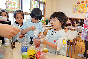 色水遊び　楽しかったね　すみれ