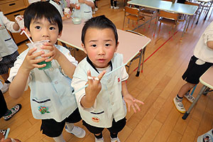 色水遊び　楽しかったね　すみれ