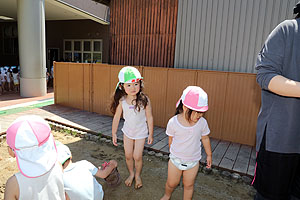 泥んこ遊び　うさぎ・ことり