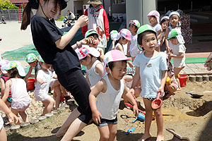 泥んこ遊び　うさぎ・ことり