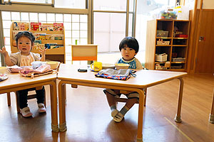 お給食の様子です　ひよこ・あひる