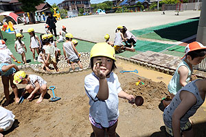 泥んこ遊び　ひまわり・きりん