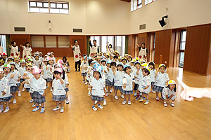 5月生まれのお誕生会　　年少組