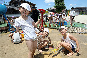 思いっきり水遊び　たんぽぽ・すみれ