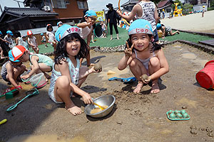 泥んこ遊び　きりん・さくら