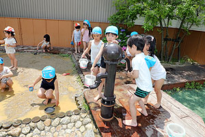 泥んこ遊び　きりん・さくら