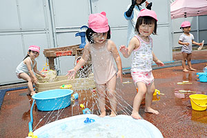 水遊びたのしかったね　ひよこ